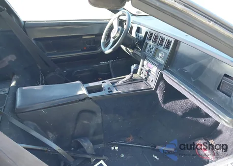 1988 Chevrolet Corvette из США, поврежденный, VIN 1G1YY2184J5122059